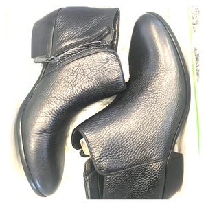 Sam Edelman NWT Lea Petty black leather booties.